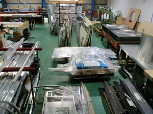 艤装工場内